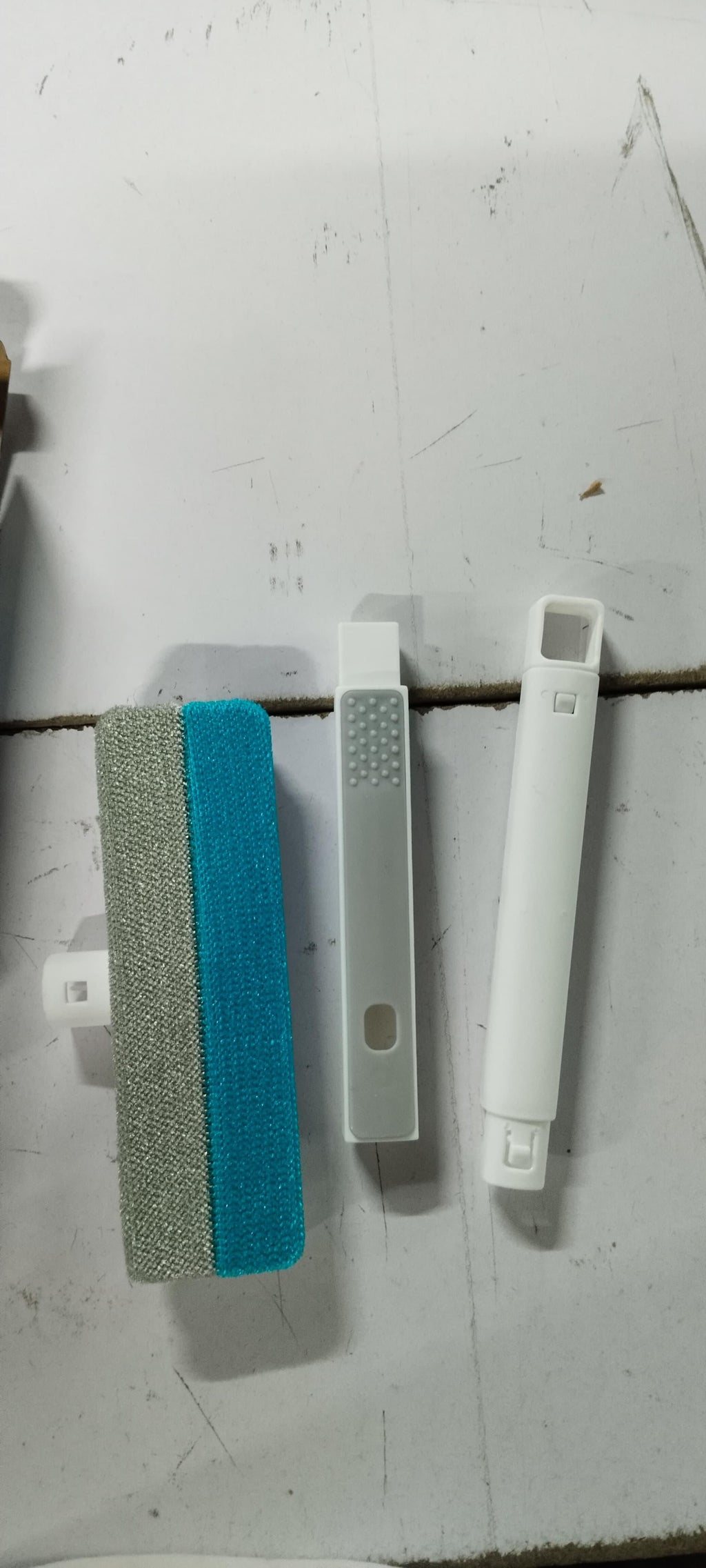 4-in-1 Multifunctional Screen & Glass Cleaning Brush